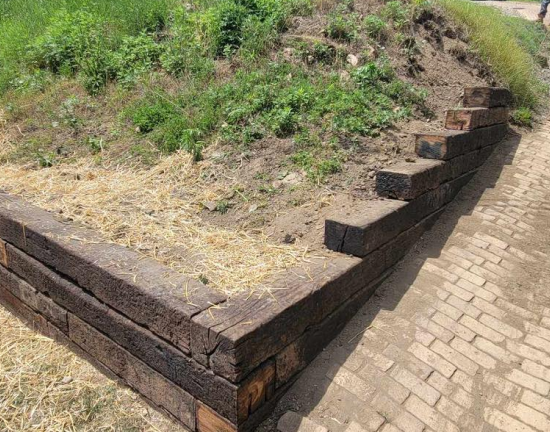 Benefits of Timber & Railway Tie Walls
